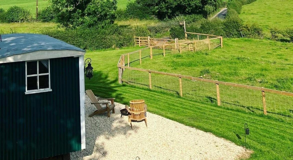 Peggy'S Hut Hotell Astbury Eksteriør bilde